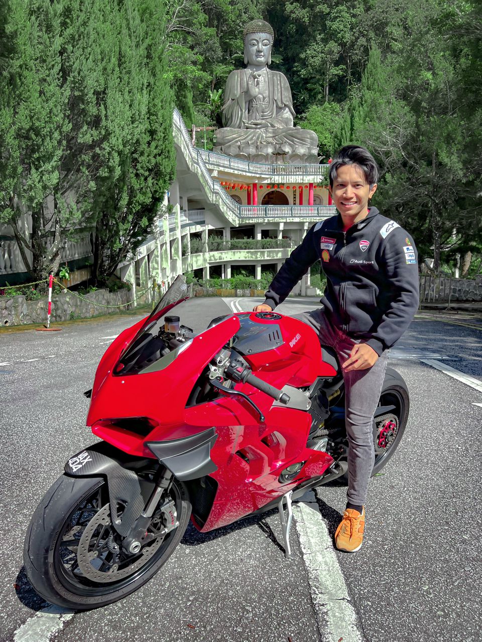 Selain dapat “healing”, Aizad pilih Ducati Panigale V4 sebagai hobi