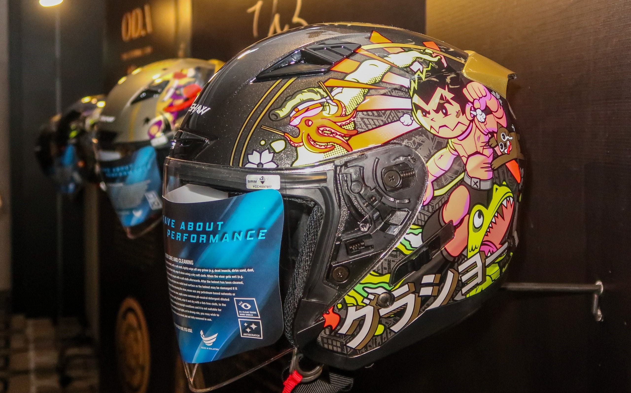 Gracshaw lancarkan 6 reka bentuk unik helmet tema Jepun