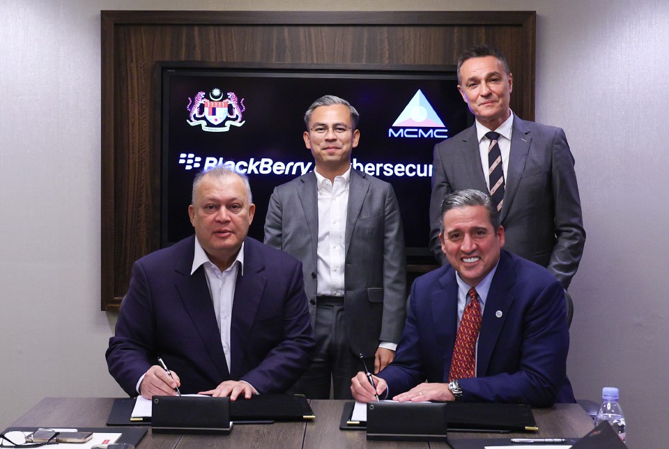Blackberry, kerajaan Malaysia tandatangani perjanjian keselamatan siber