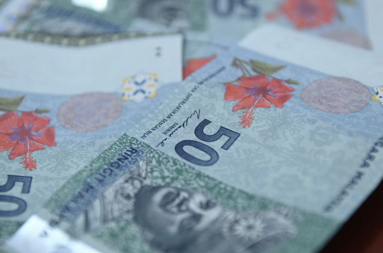 Ringgit dibuka rendah berbanding dolar AS