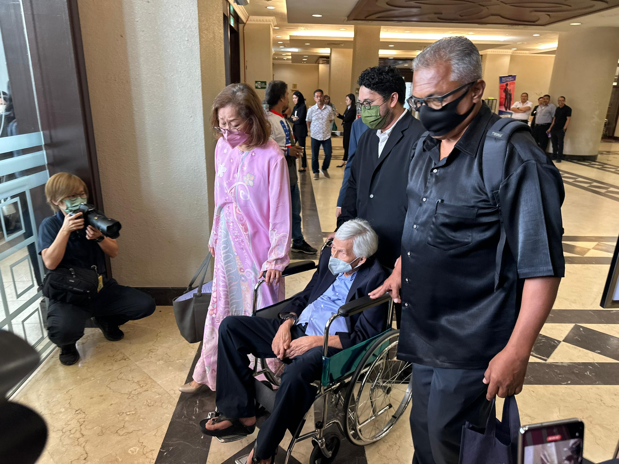 Daim mengaku tidak bersalah, minta dibicara