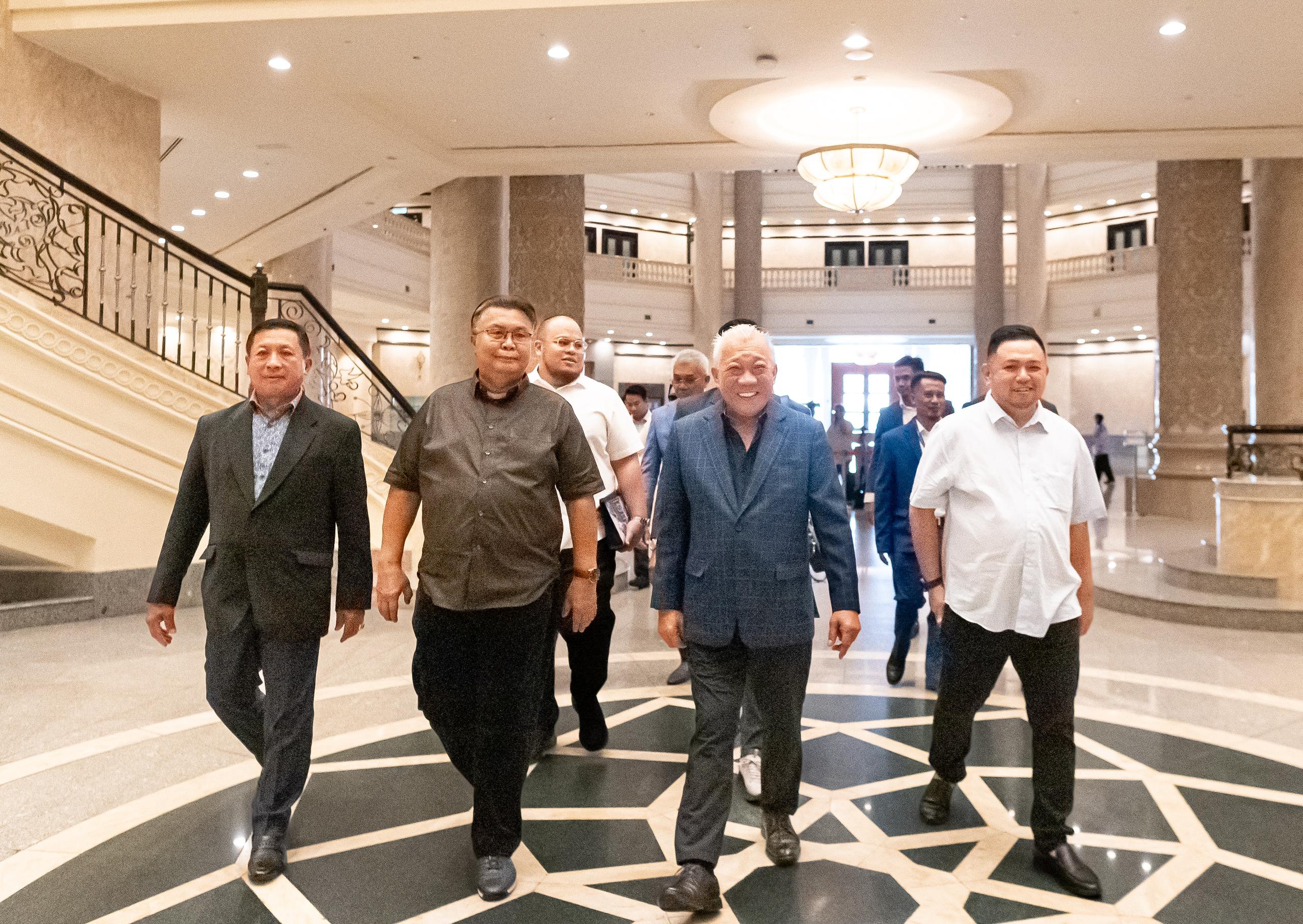 Bung Moktar, Zizie Izette diperintah bela diri kes rasuah RM2.8 juta